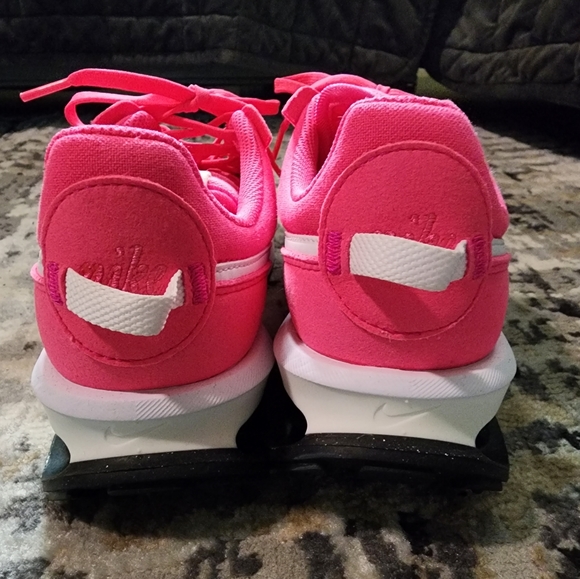 Nike Air Max Pre Day Women's Hyper Pink /White Running shoes - Picture 4 of 6